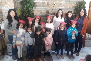 Kindertreff für Kinder aus der Nachbarschaft der Kirche SYRIEN - HIMMELSPERLEN INTERNATIONAL
