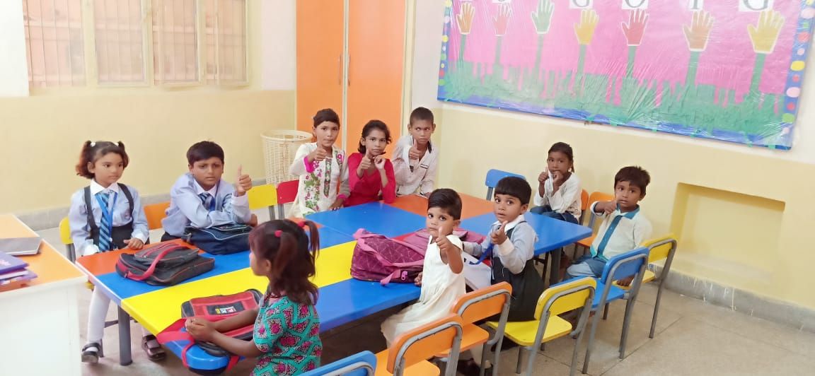 Classroom with Students School of Grace - Himmelsperlen International, Pakistan