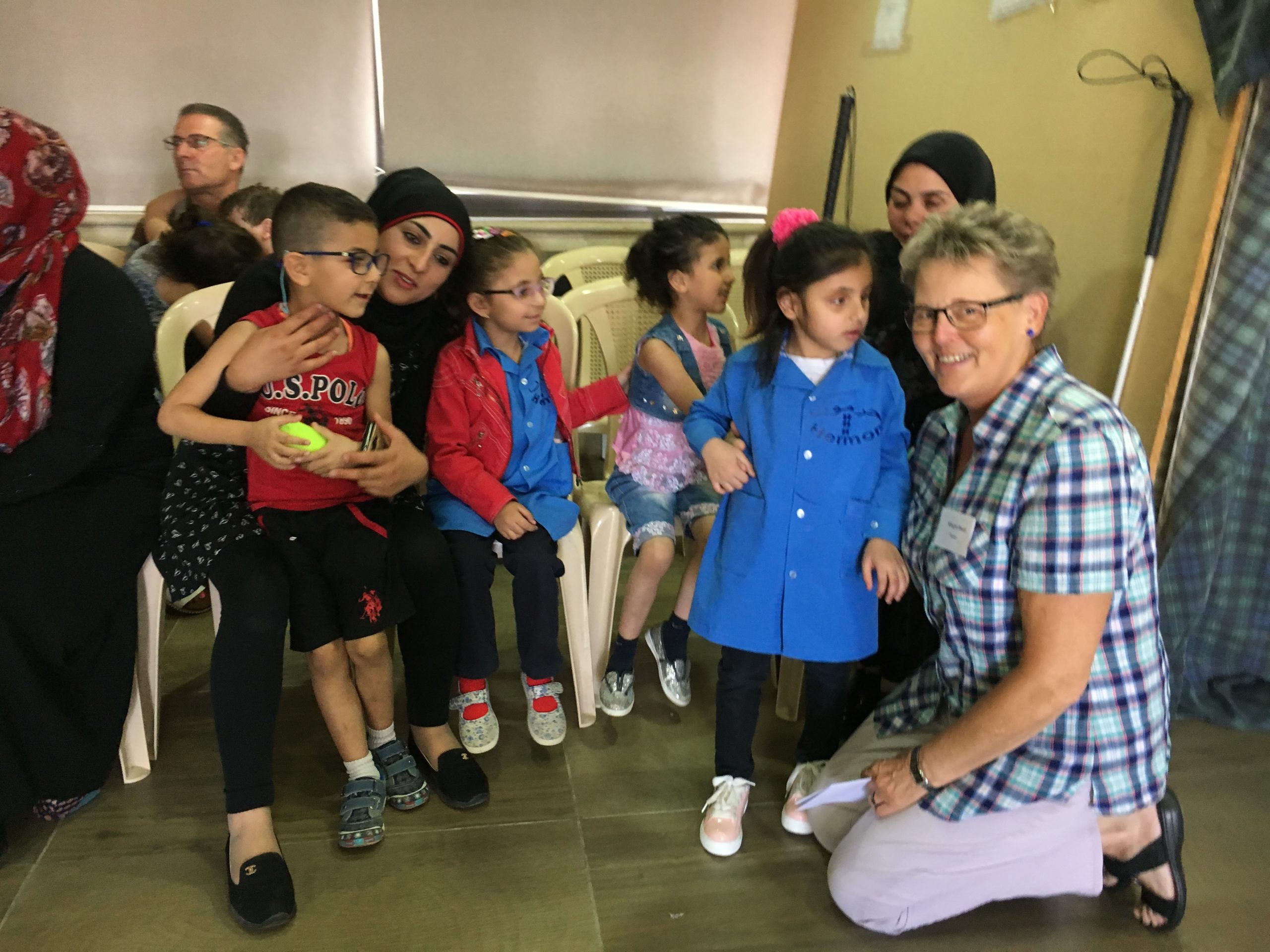 Margret Meier beim medizinischen Einsatz